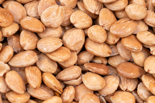 Peeled almonds fried and salted