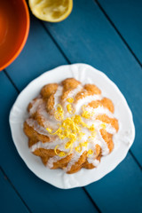 vegan lemon drizzle cake