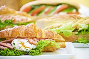 ham and greens sandwich