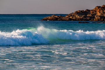 vague et rochers