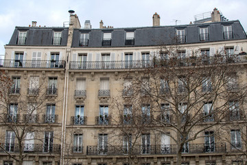 Fototapeta premium Paris in winter building facades