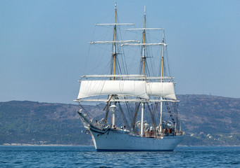 norwegian three mast drill ship