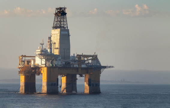 Bohrinsel auf dem Meer