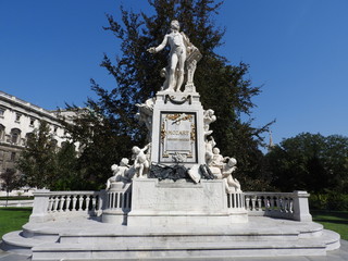 Fototapeta premium Monument to Wolfgang Mozart in Vienna. Vienna. Austria, Wolfgang Amadeus Mozart