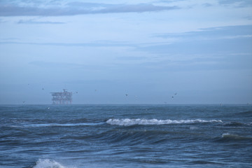 sea and sky,oil plant,water,horizon,seascape,wave,