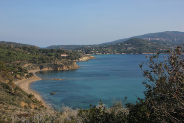 Fototapeta na wymiar Spiaggia di Norsi vicino Capoliveri, isola d'Elba, Toscana, Italia