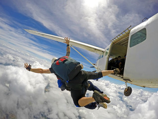 Skydiving tandem