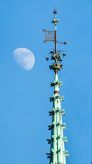 Wittenberg Turmspitze mit Mond