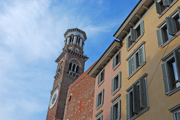 Fototapeta na wymiar Tower in Verona, Italy