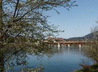 Obraz premium Bad Säckingen. Blick auf die längste gedeckte Holzbrücke Europas