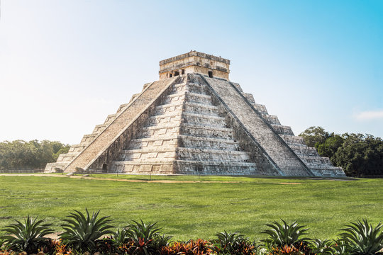 Mayan Temple pyramid  of Kukulkan, - Chichen Itza, Yucatan, Mexico