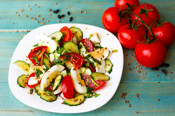  Vegetable salad with eggs.