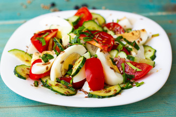  Vegetable salad with eggs.