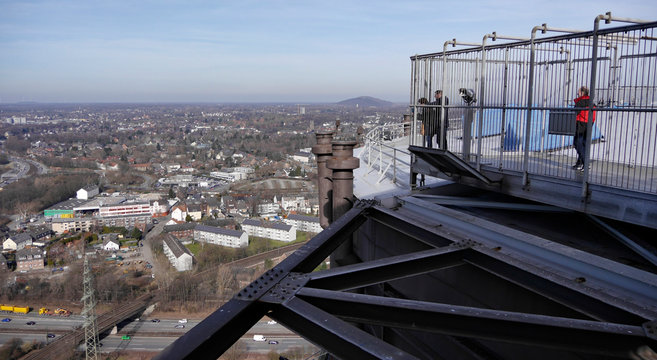 Aussicht auf Oberhausen, Duisburg und Bottrop vom Gasometer Dach
