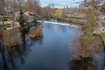 Fototapeta na wymiar Rio Arnoia en Allariz, Ourense. Galicia, España.