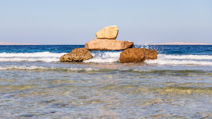 Felsen in der Brandung