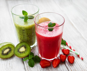 Kiwi and strawberry smoothies