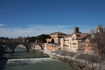 Isola Tiberina sul fiume Tevere, Roma