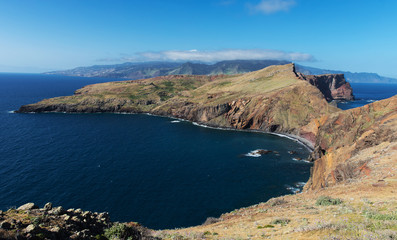 Fototapeta na wymiar coast of Madeira, cliffs