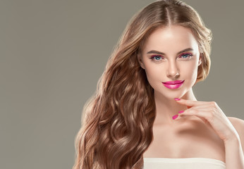 Beautiful hair woman long brunette hairsstyle healthy skin