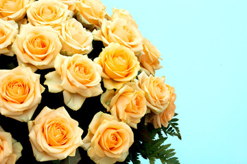 Obraz na płótnie Canvas Large bouquet of yellow roses