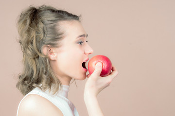 girl with an apple