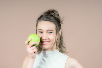 girl with an apple