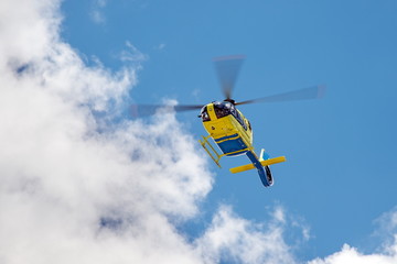 Hélicoptère .