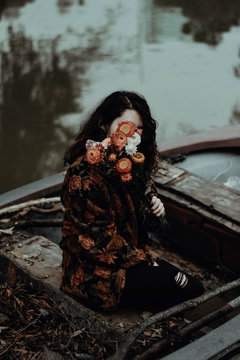 flores sobre el rostro