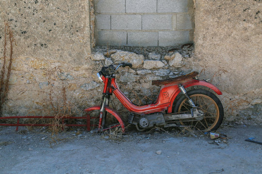 altes rotes Mofa