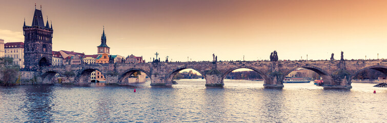 Obraz na płótnie Canvas Stunning image of Charles bridge in Prague.