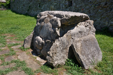  dolmen