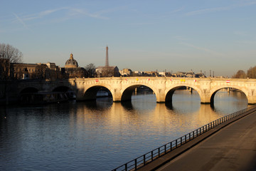 Fototapeta na wymiar Paris - Pont des Arts - Académie Française