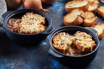 Delicious onion soup with croutons and cheese