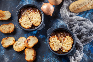 Delicious onion soup with croutons and cheese