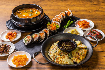 代表的な韓国の料理　typical Korean foods