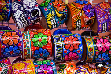 Artesanias mexicanas calaveras de colores