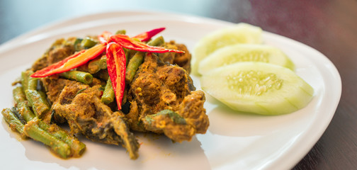 Chilli chicken with cucumber