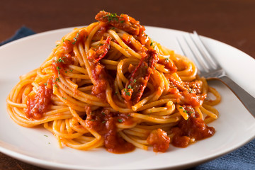 スパゲッティ　蟹と蟹みそのトマトソース