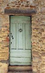 porte ancienne et délabrée