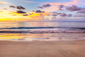 Fototapeta na wymiar Sunset sunrise sky, cloud and ocean reflections