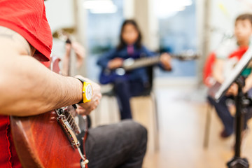 Electric guitar class
