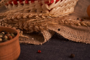 Obraz premium Peppercorns in a wooden bowl on table with food rustic style. Homemade food
