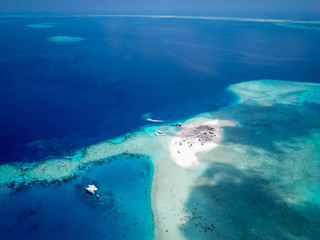 Fototapeta na wymiar Uninhabited island, island with nobody, aerial view, Maldives