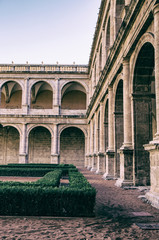 Fototapeta premium Claustro de la biblioteca valenciana España