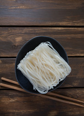 uncooked rice noodles