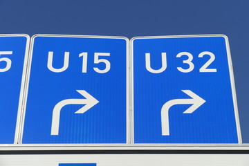 Verkehrsschilder Bedarsumleitung rechts