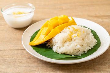 mango with sticky rice