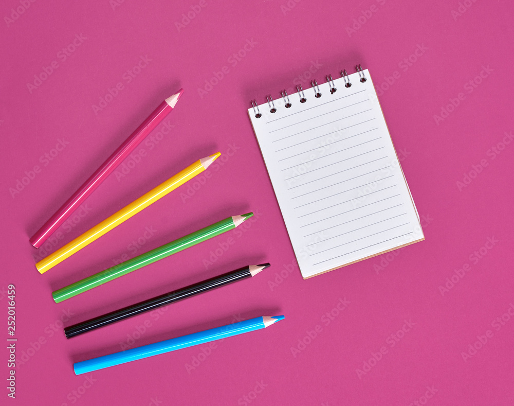 Aufkleber open notebook with empty white sheets