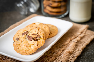 cookies with chocolate chips